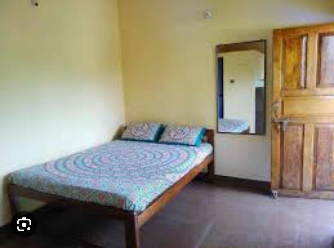 Radhabai Hotel Arambol Room photo